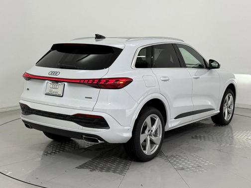 2025 Audi Q5 Premium Plus TFSI quattro S tronic