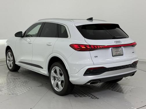 2025 Audi Q5 Premium Plus