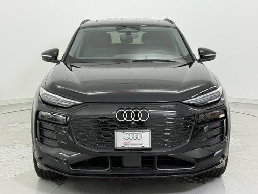 2025 Audi Q6 e-tron Premium Plus quattro