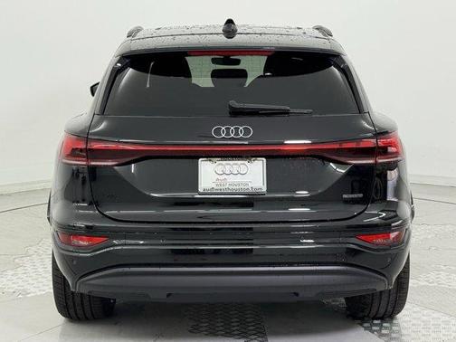 2025 Audi Q6 e-tron Premium Plus quattro