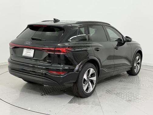 2025 Audi Q6 e-tron Premium Plus quattro