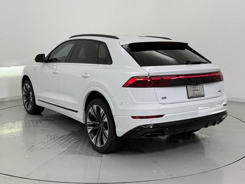 2025 Audi Q8 55 Premium Plus