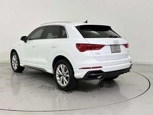 Arkona White 2024 Audi Q3 Premium 45 TFSI S line quattro Tiptronic