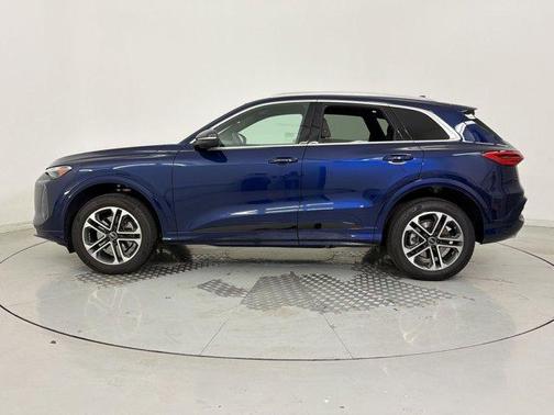 Navarra Blue Metallic 2025 Audi Q5 Premium TFSI quattro S tronic