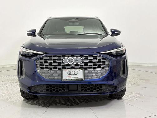 Navarra Blue Metallic 2025 Audi Q5 Premium TFSI quattro S tronic