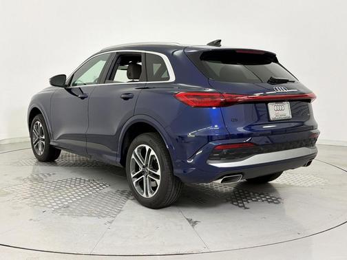 Navarra Blue Metallic 2025 Audi Q5 Premium TFSI quattro S tronic