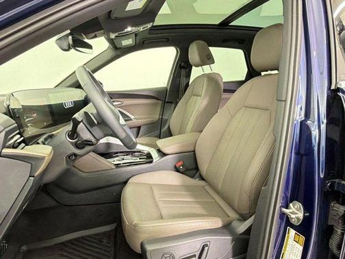 Navarra Blue Metallic 2025 Audi Q5 Premium TFSI quattro S tronic