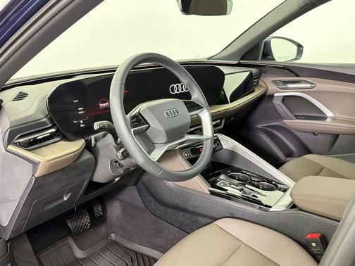 Navarra Blue Metallic 2025 Audi Q5 Premium TFSI quattro S tronic
