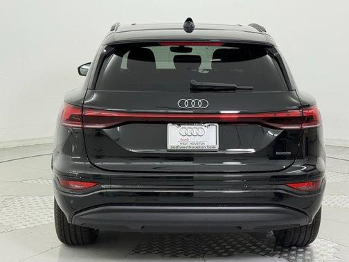 2025 Audi Q6 e-tron Premium Plus quattro