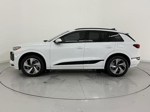 2025 Audi Q6 e-tron Premium quattro