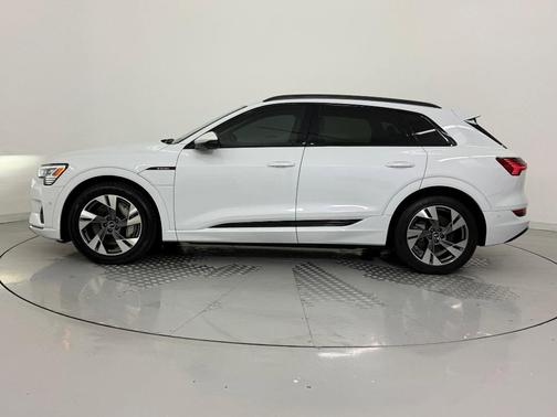 2021 Audi e-tron Premium