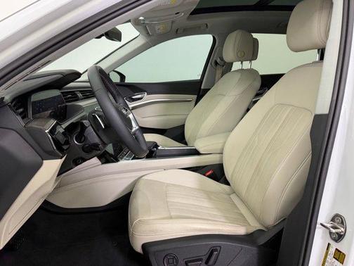 2021 Audi e-tron Premium