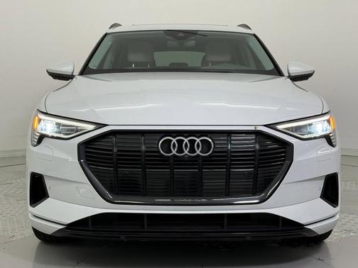 2021 Audi e-tron Premium