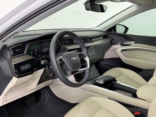 2021 Audi e-tron Premium