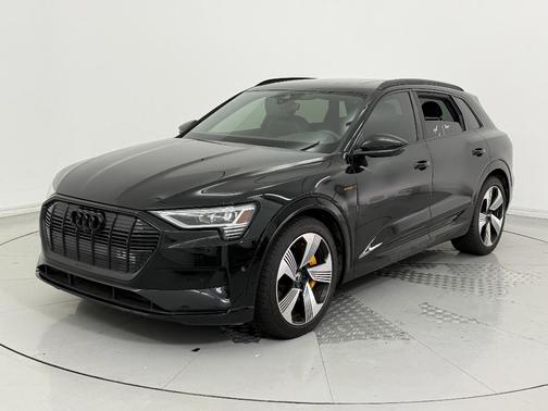 2022 Audi e-tron Premium Plus