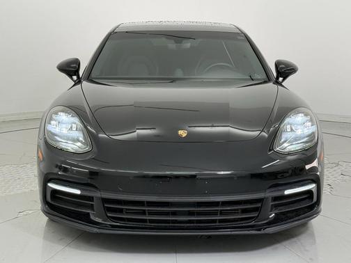 2019 Porsche Panamera RWD