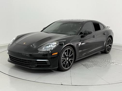2019 Porsche Panamera RWD