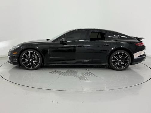 2019 Porsche Panamera RWD