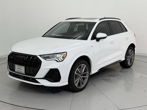 2025 Audi Q3 Premium 45 TFSI S line quattro Tiptronic