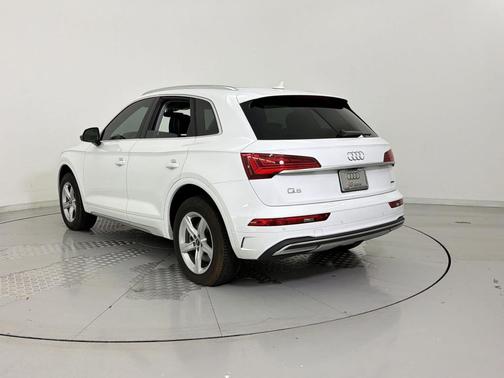 Arkona White 2024 Audi Q5 40 Premium