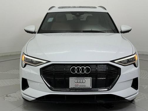 2021 Audi e-tron Premium