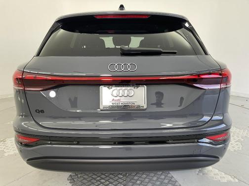 2025 Audi Q6 e-tron Premium