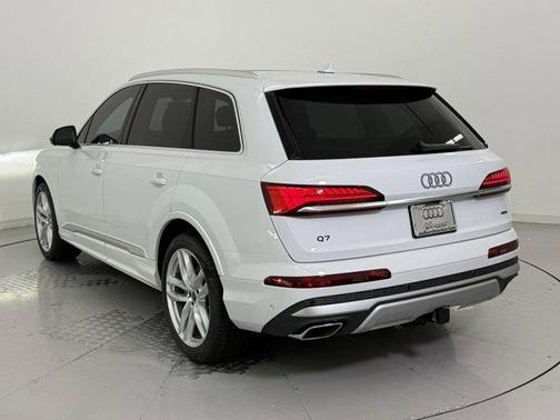 2025 Audi Q7 55 Premium Plus