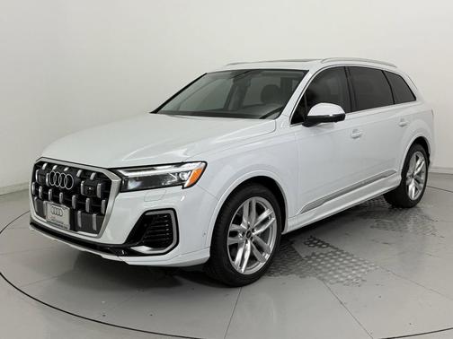 2025 Audi Q7 55 Premium Plus