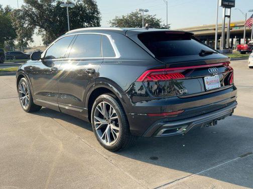 2021 Audi Q8 55 Premium Plus