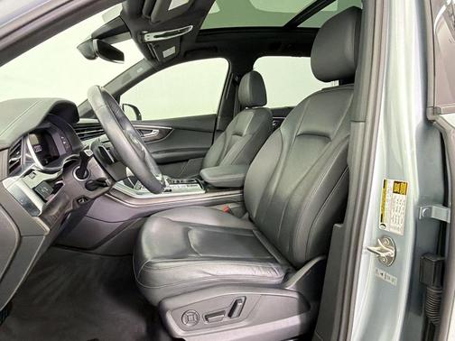 Satellite Silver Metallic 2023 Audi Q7 45 Premium Plus