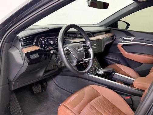 2022 Audi e-tron Premium
