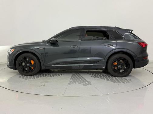 2022 Audi e-tron Premium