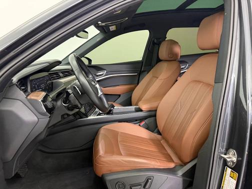 2022 Audi e-tron Premium