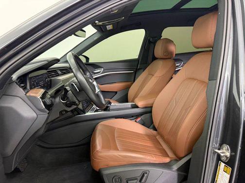 2022 Audi e-tron Premium