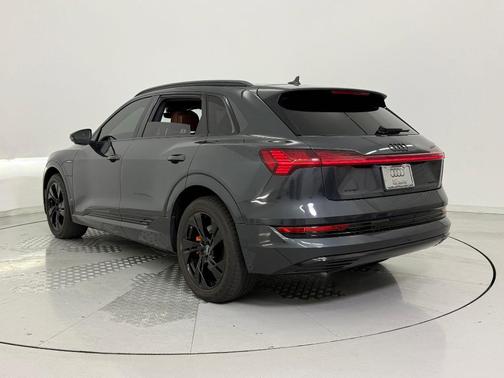 2022 Audi e-tron Premium