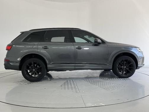 2022 Audi SQ7 4.0T Premium Plus