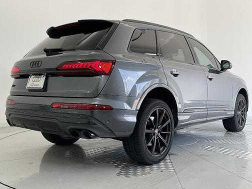 2022 Audi SQ7 4.0T Premium Plus