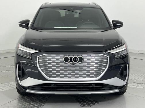 2025 Audi Q4 e-tron Premium 55 quattro