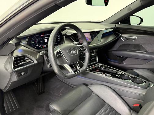 2023 Audi e-tron GT Premium Plus quattro