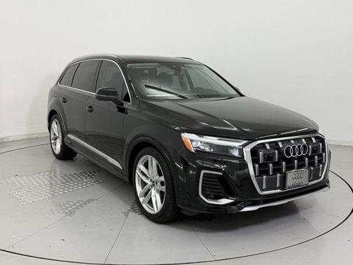 2025 Audi Q7 55 Premium Plus