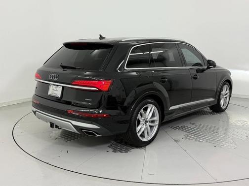 2025 Audi Q7 55 Premium Plus