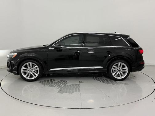 2025 Audi Q7 55 Premium Plus