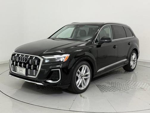 2025 Audi Q7 55 Premium Plus