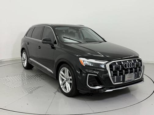 2025 Audi Q7 55 Premium Plus
