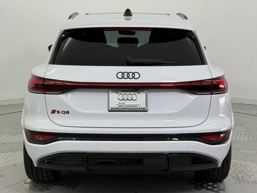 2025 Audi SQ6 e-tron Premium quattro