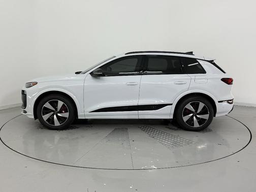 2025 Audi SQ6 e-tron Premium quattro