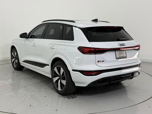 2025 Audi SQ6 e-tron Premium quattro
