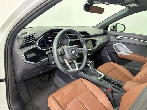 Arkona White 2024 Audi Q3 Premium 45 TFSI S line quattro Tiptronic