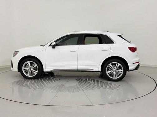 Arkona White 2024 Audi Q3 Premium 45 TFSI S line quattro Tiptronic