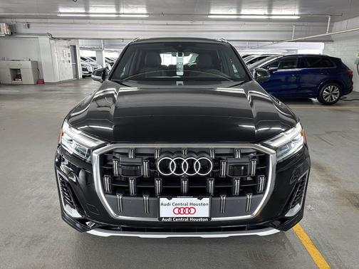 2025 Audi Q7 55 Premium Plus